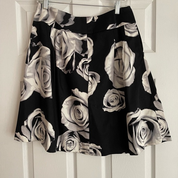 White House Black Market Skirt - Picture 1 of 2